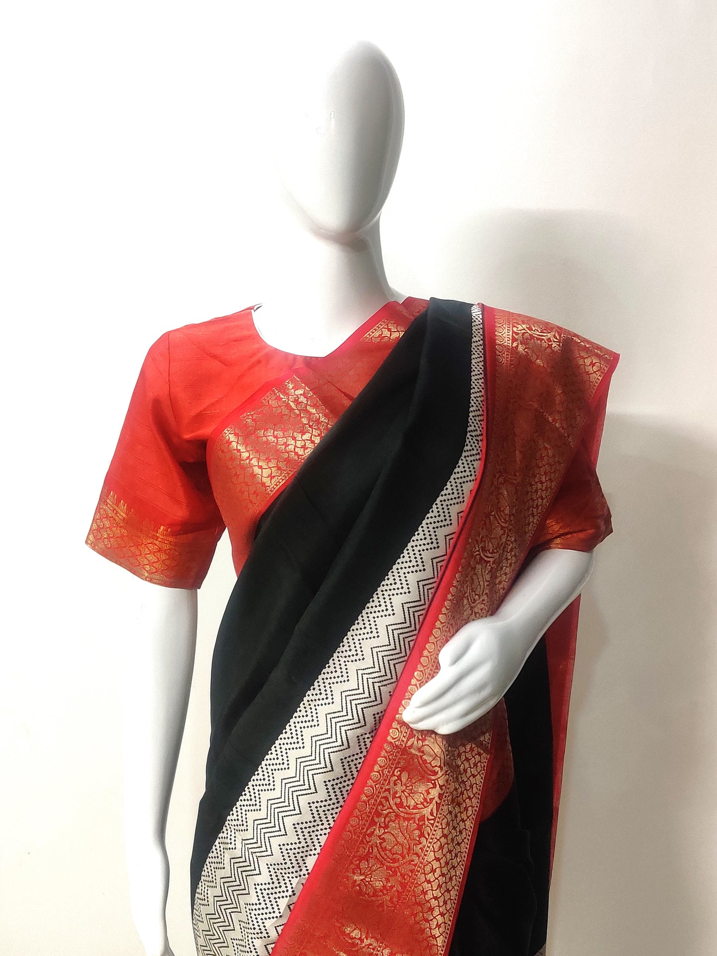 Designer Moonga Crepe with Kanchi style border