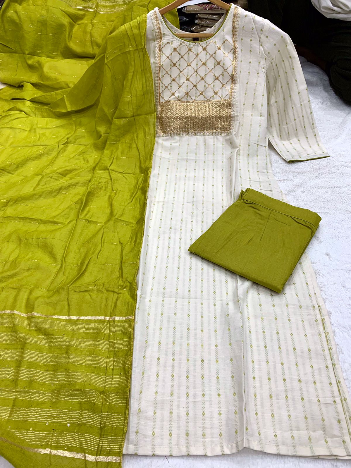 Kurti Pant With Dupatta (3 Pcs)