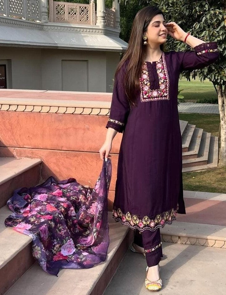 Embroidered suit sets