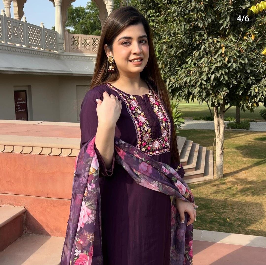 Embroidered suit sets